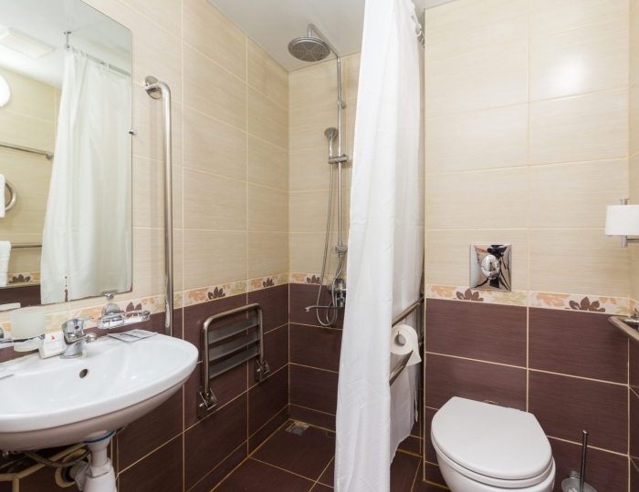 Номер категории «Доступная среда» - СКК «Адлеркурорт» (корпус «Коралл»)