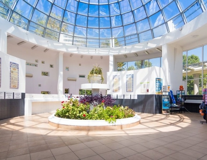 Бювет на территории - СКК «Адлеркурорт» (корпус «Коралл»)